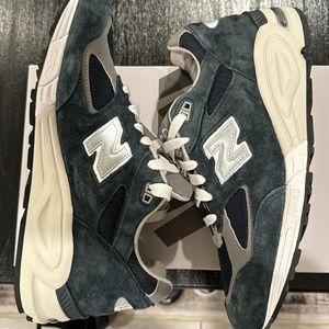 New balance made in USA 990 v2 men’s size 9
